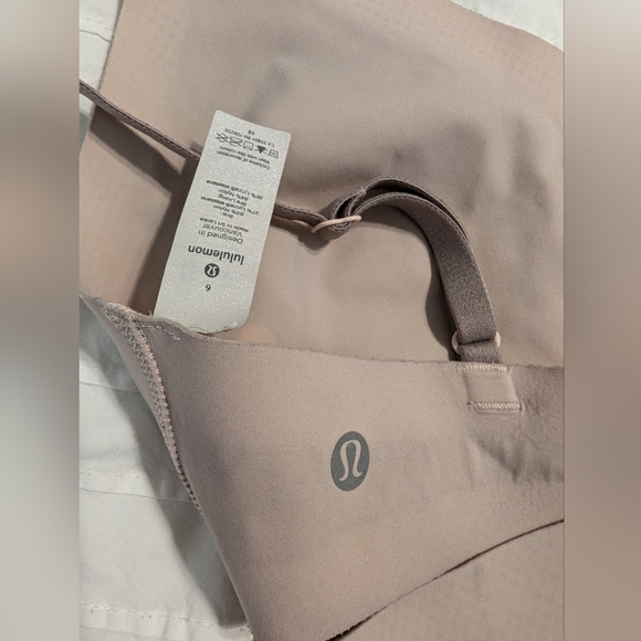 Lululemon Happy Warrior Bra Tan Beige W/ Pads Size 6 - Picture 3 of 5